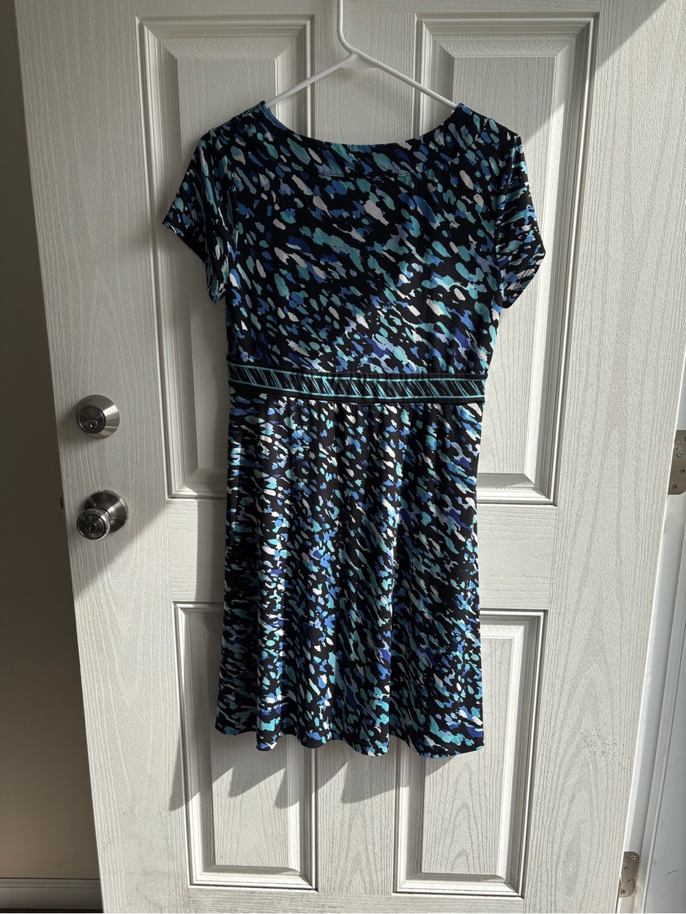 APT 9 Medium Blue Black Print Dress V Neck Empire Waist Knee Length Casual Work - Picture 3 of 5
